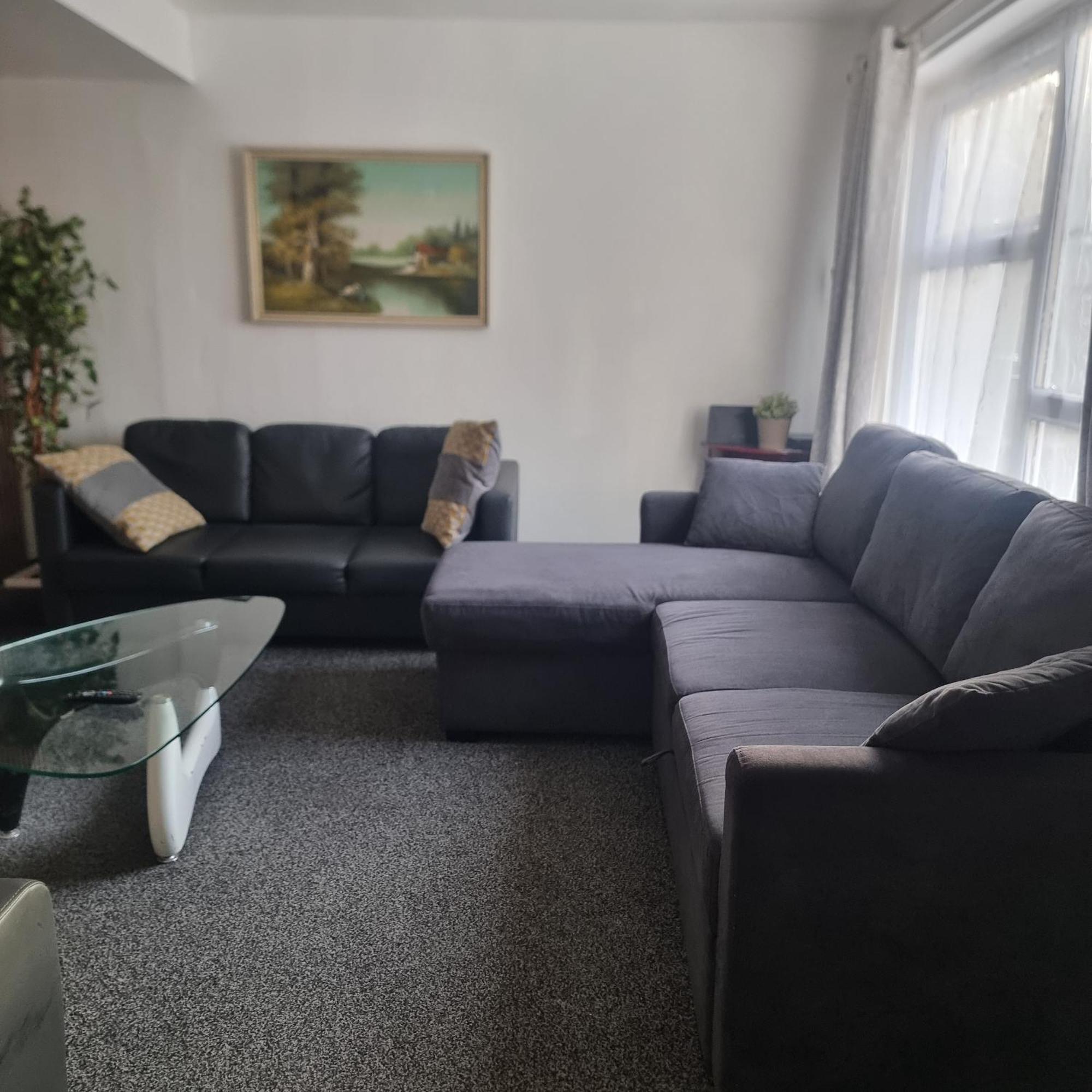 Spacious House In Central Манчестър Екстериор снимка